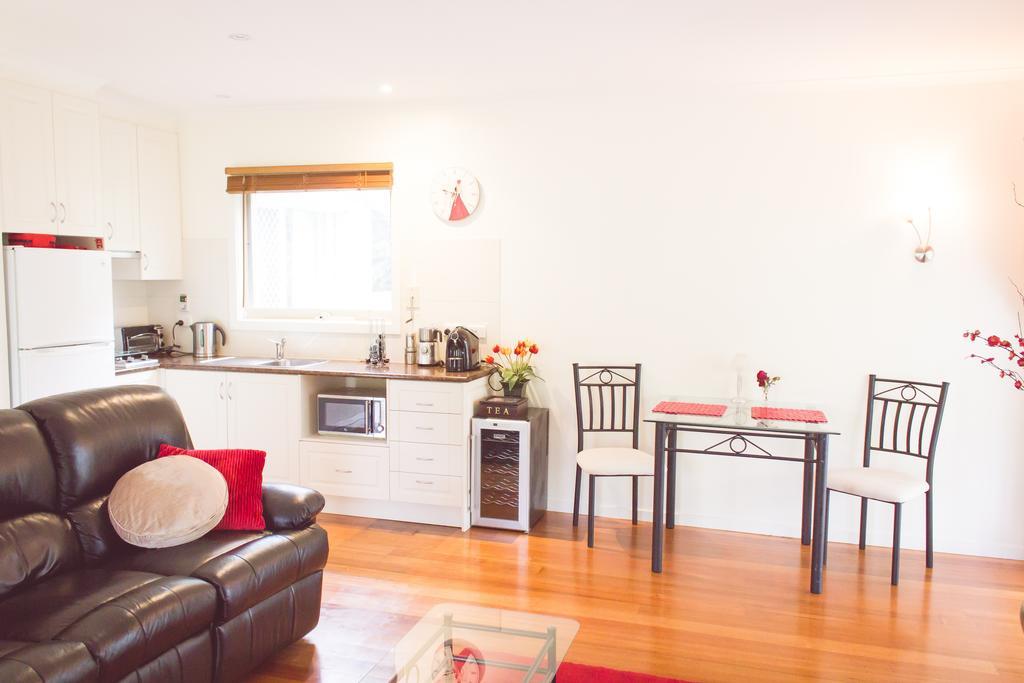 Lakeside Cottage Luxury B&B Mount Dandenong Exterior foto