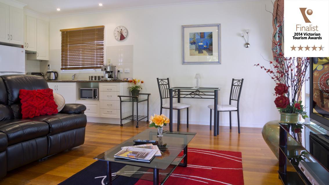 Lakeside Cottage Luxury B&B Mount Dandenong Exterior foto